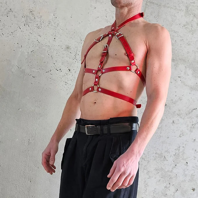 Red leather harness for men – Dominant & eye-catching